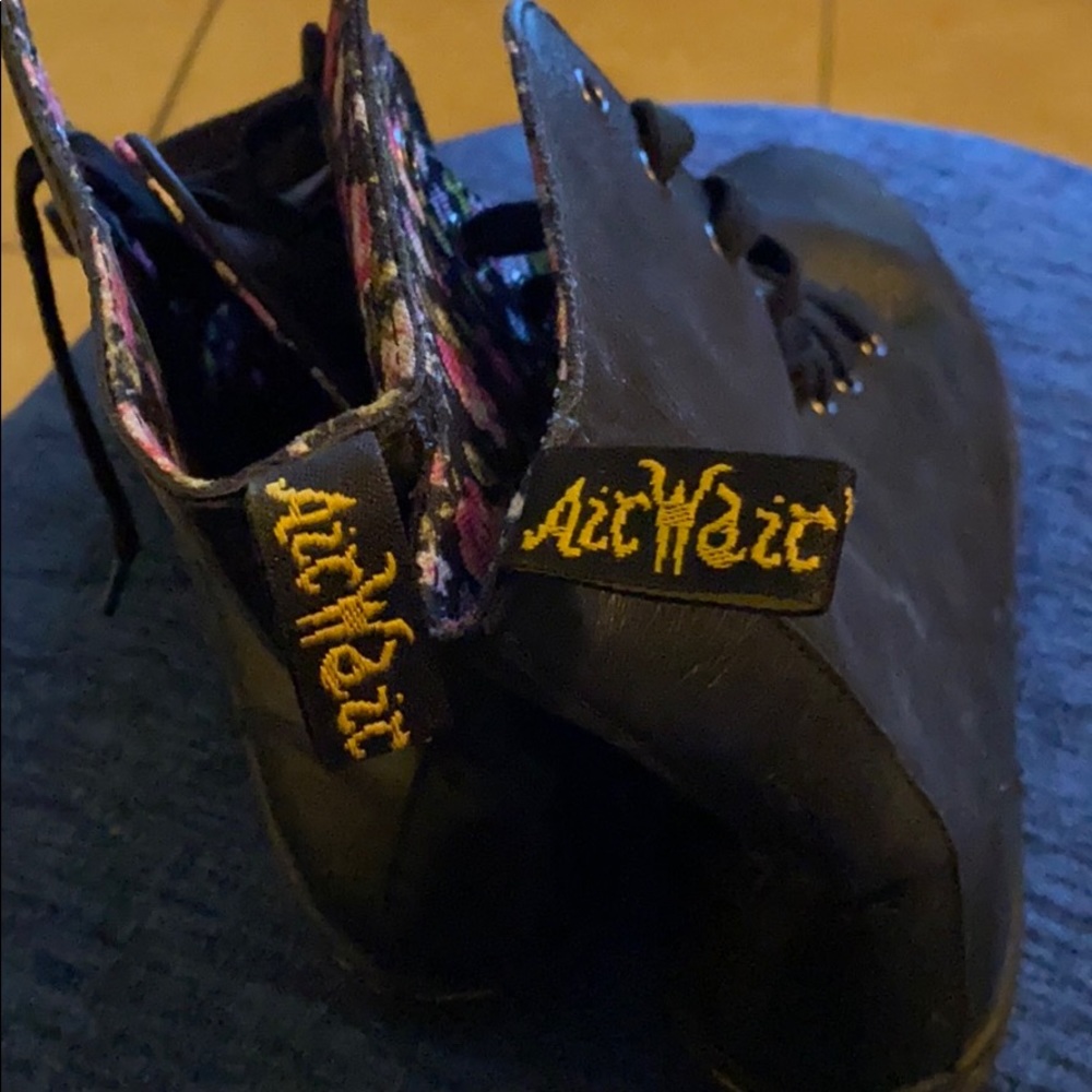 Doc Martens airwair boots